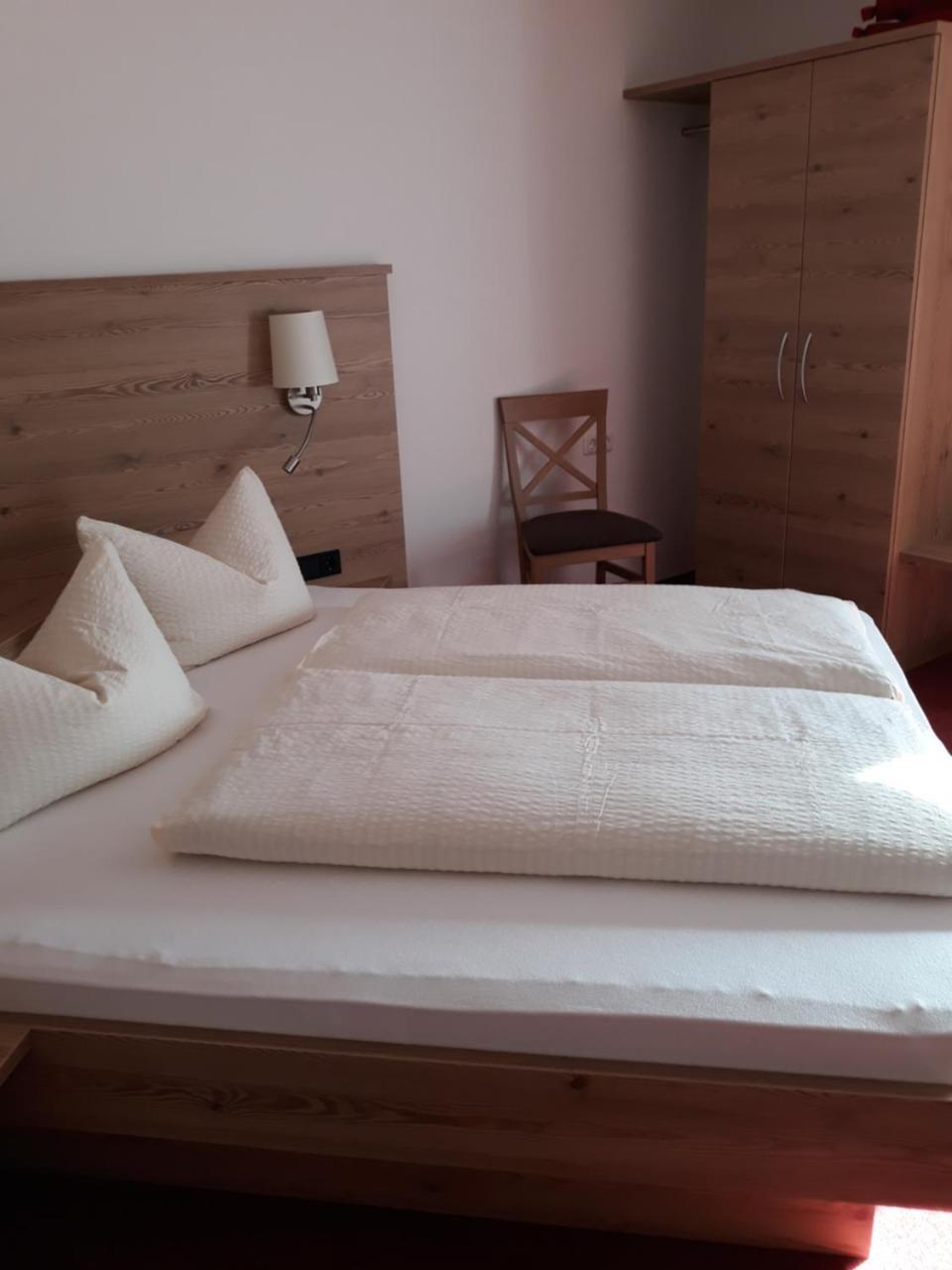 Bauernhof Kotz Bed & Breakfast Brunnen Bagian luar foto